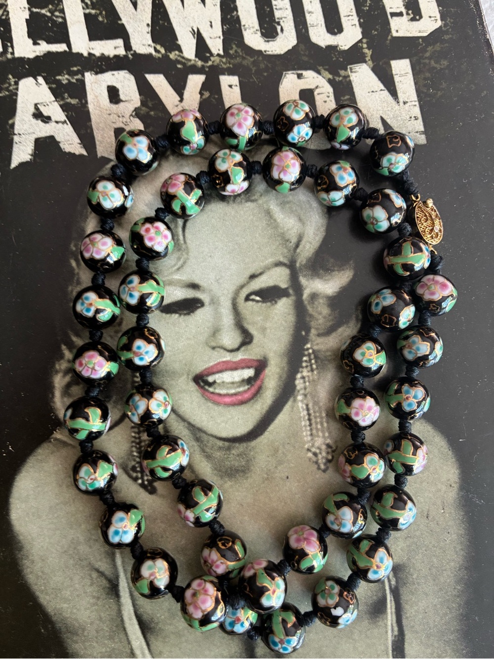 Vintage 1940’s Cloisonné Floral Bead Necklace in Black with Pink & Green Accents - Picture 4 of 9